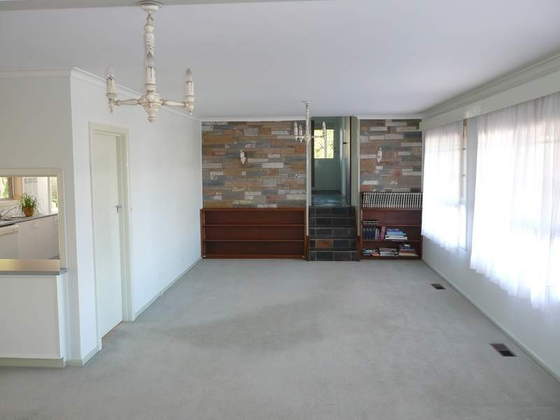 1 Berkley Court, Glen Waverley VIC 3150