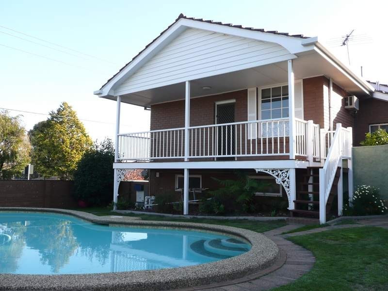 1 Berkley Court, Glen Waverley VIC 3150