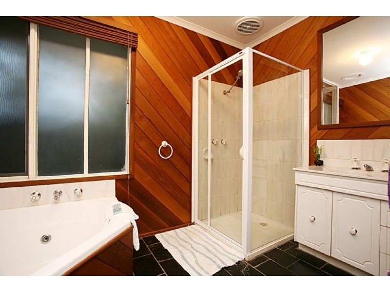 2 Leeds Road, Mount Waverley VIC 3149