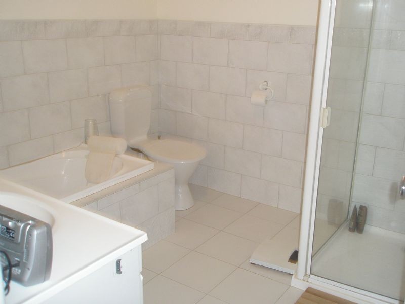 1/2 Silver Ash Avenue, Ashwood VIC 3147