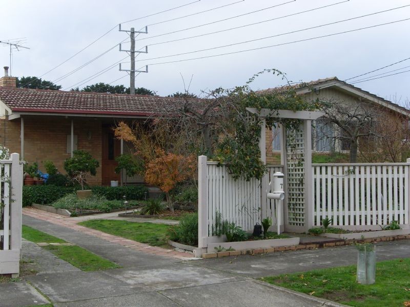7 Pemberley Drive, Notting Hill VIC 3168