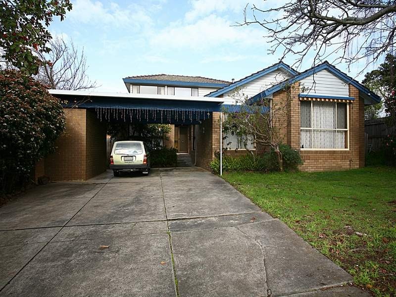 12 Snowden Drive, Glen Waverley VIC 3150
