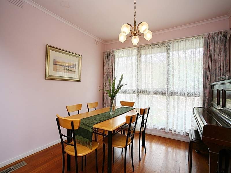 12 Snowden Drive, Glen Waverley VIC 3150