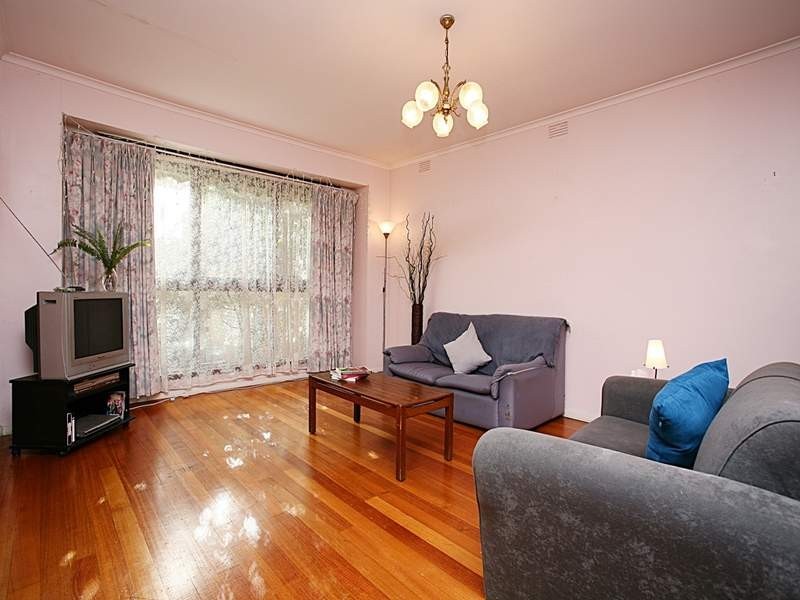 12 Snowden Drive, Glen Waverley VIC 3150