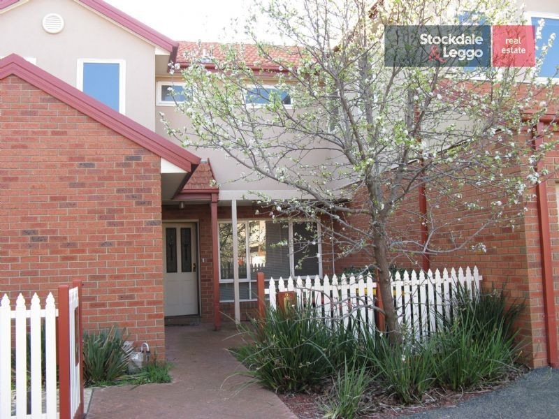 2/1 McKelvie Court, Glen Waverley VIC 3150