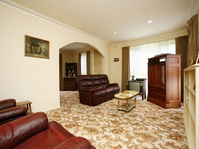 27 Darnley Grove, Wheelers Hill VIC 3150