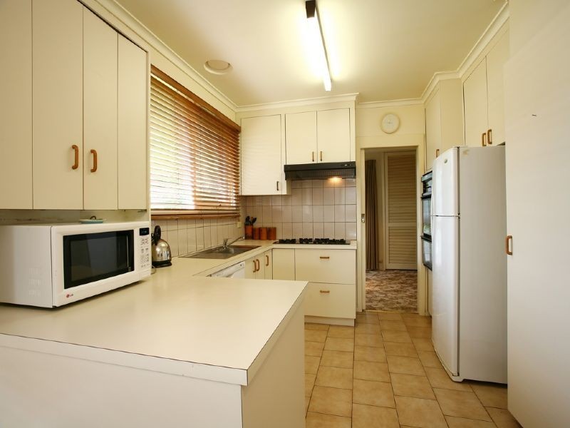 27 Darnley Grove, Wheelers Hill VIC 3150