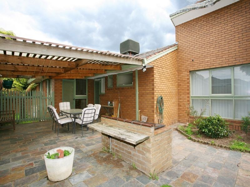 27 Darnley Grove, Wheelers Hill VIC 3150