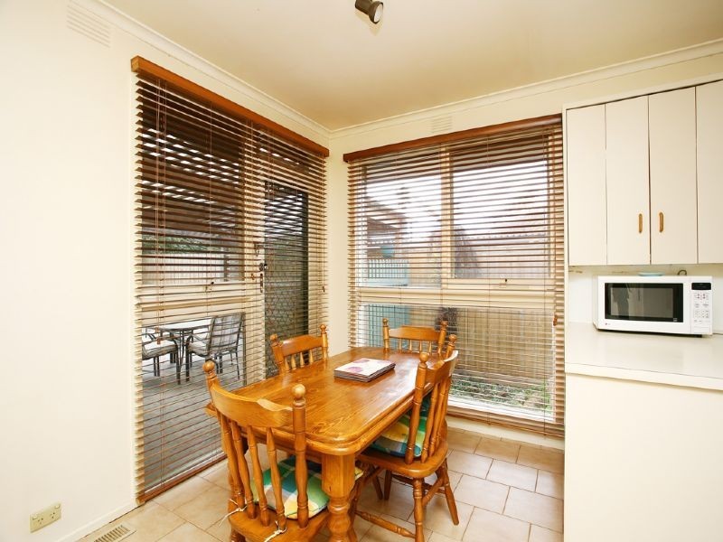 27 Darnley Grove, Wheelers Hill VIC 3150
