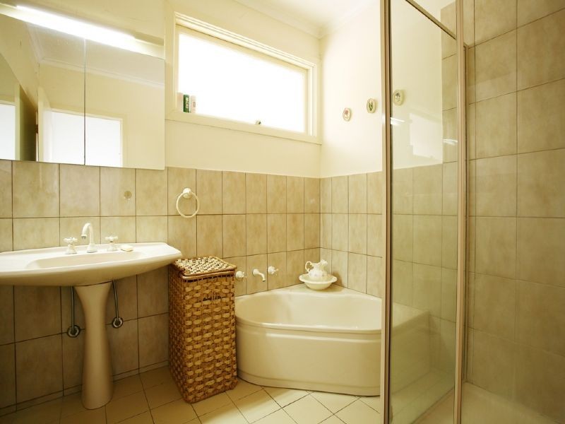 27 Darnley Grove, Wheelers Hill VIC 3150