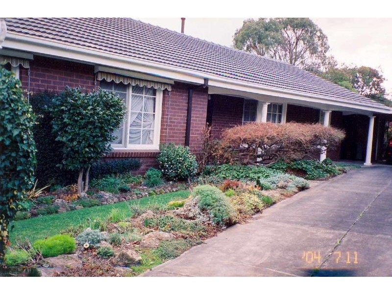 16 Leslie Grove, Ringwood North VIC 3134