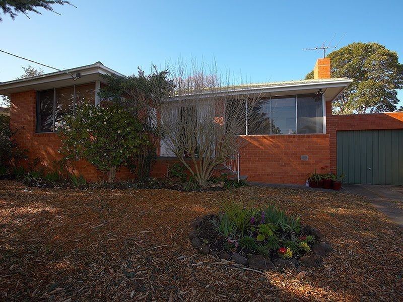 16 Tamala Avenue, Notting Hill VIC 3168