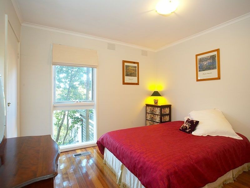 3 Hallows Street, Glen Waverley VIC 3150