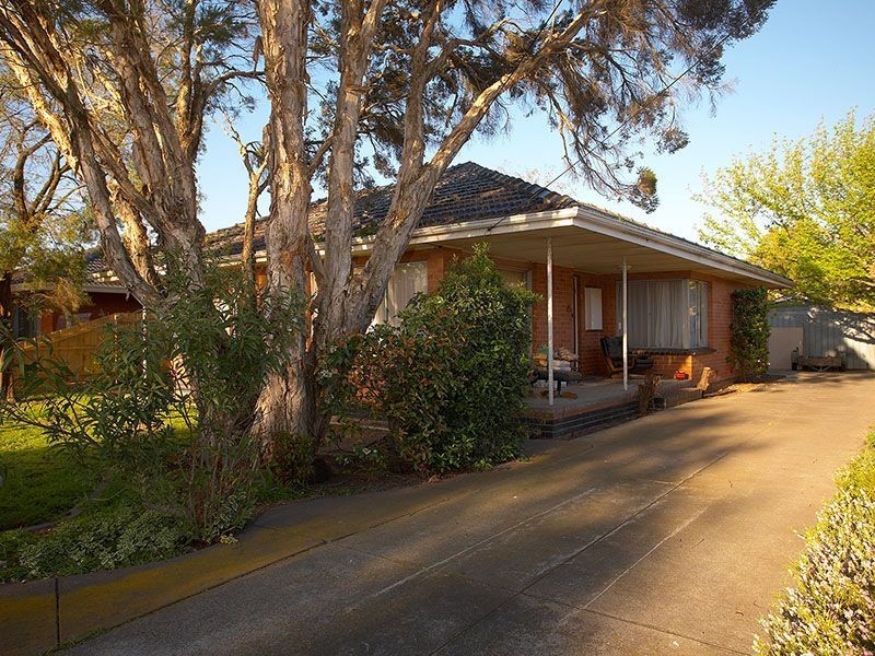 8 Peveril Street, Glen Waverley VIC 3150