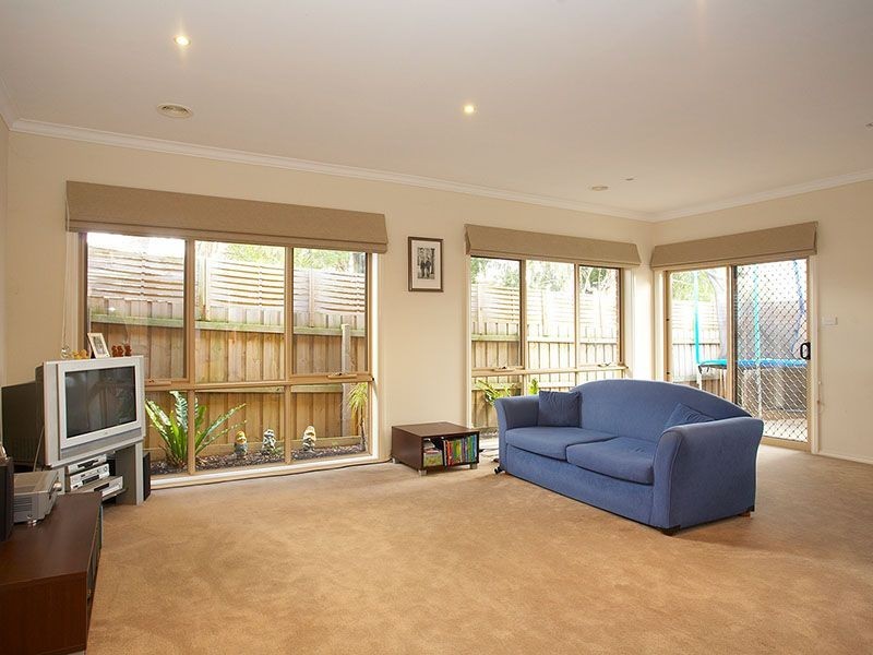 2/4 Durward Avenue, Glen Waverley VIC 3150