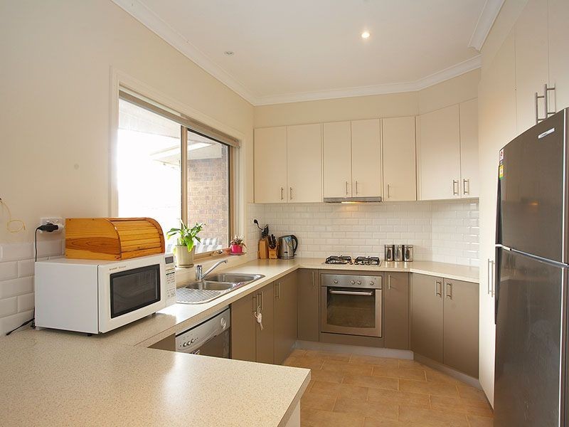 2/4 Durward Avenue, Glen Waverley VIC 3150