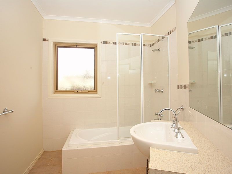 2/4 Durward Avenue, Glen Waverley VIC 3150