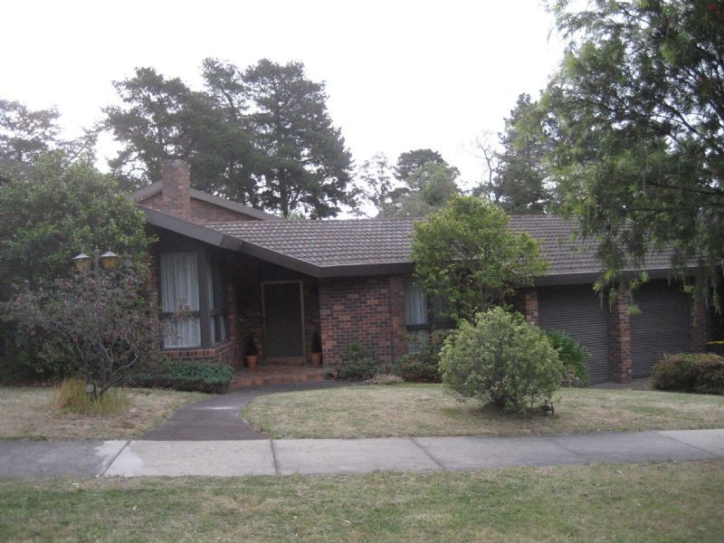 11 Bluegum Avenue, Wheelers Hill VIC 3150