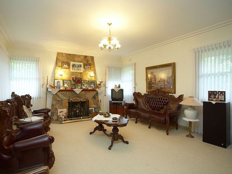 8 Hunter Street, Glen Waverley VIC 3150