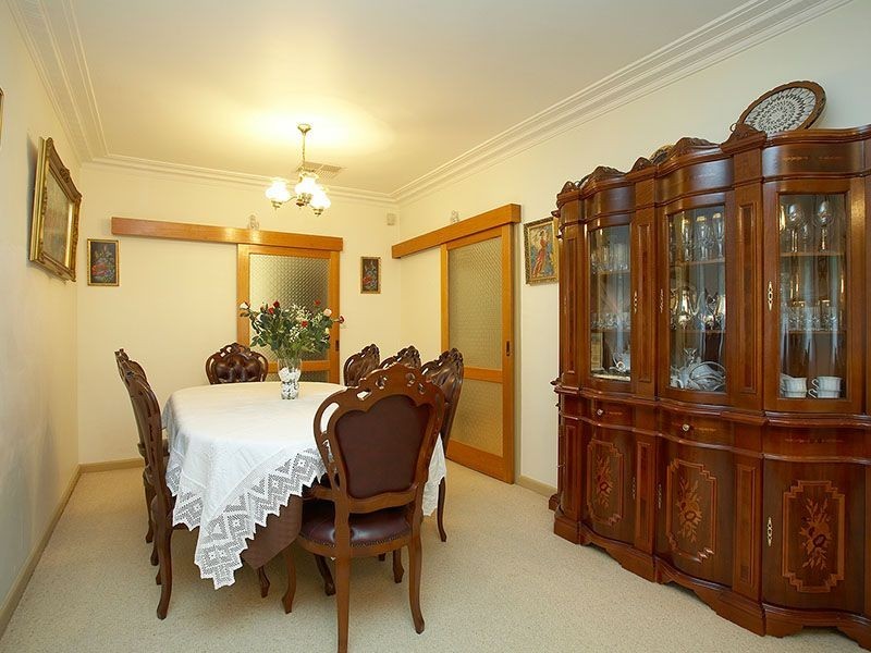 8 Hunter Street, Glen Waverley VIC 3150