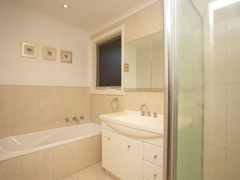 22 Excalibur Avenue, Glen Waverley VIC 3150