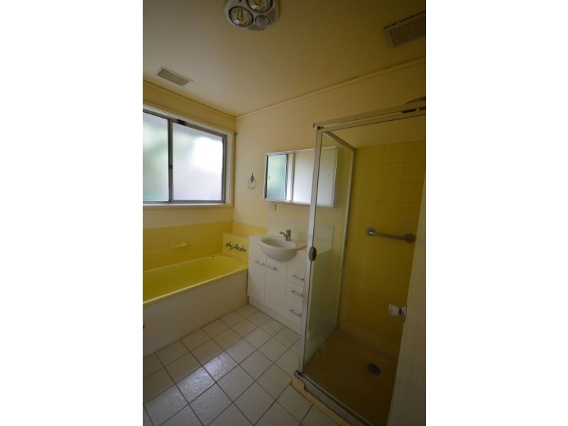 43 Albany Drive, Mulgrave VIC 3170