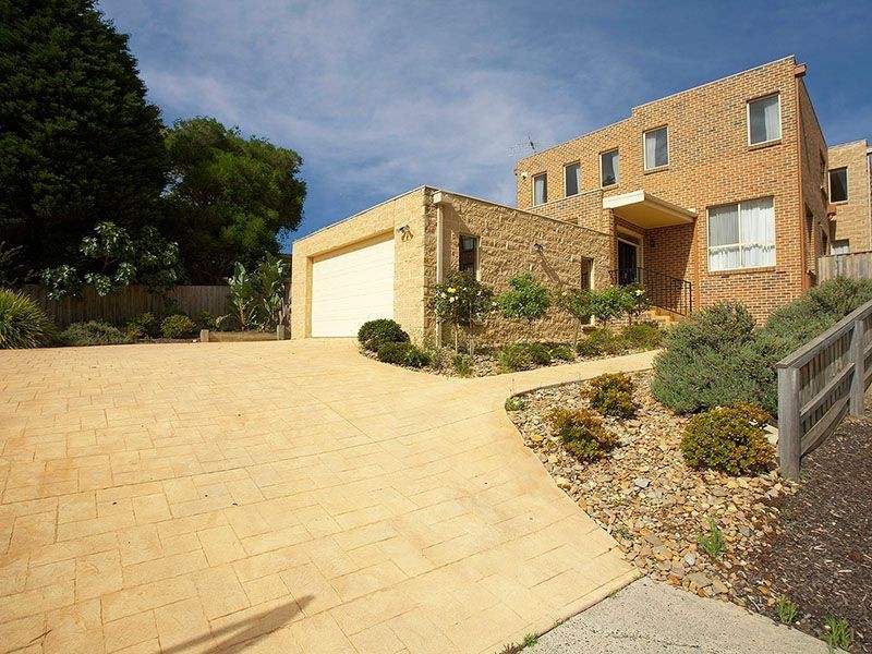 34 Arlington Drive, Glen Waverley VIC 3150