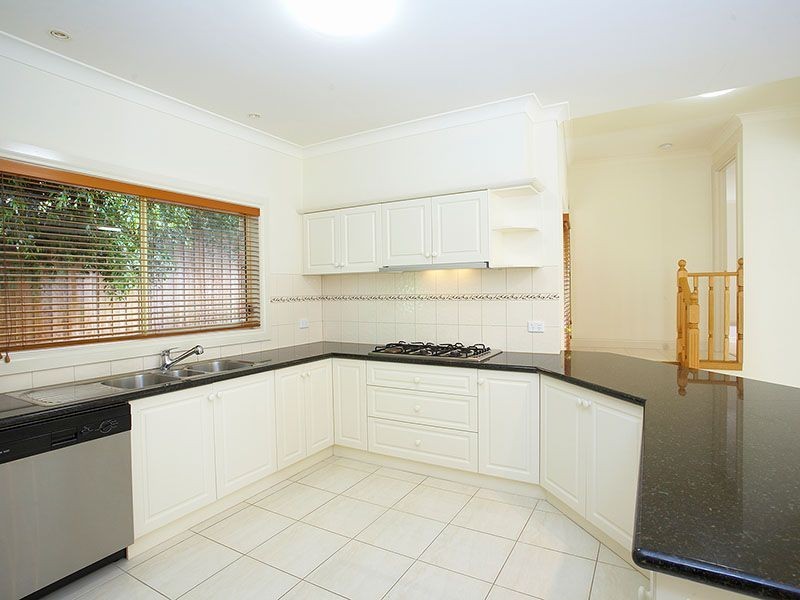34 Arlington Drive, Glen Waverley VIC 3150