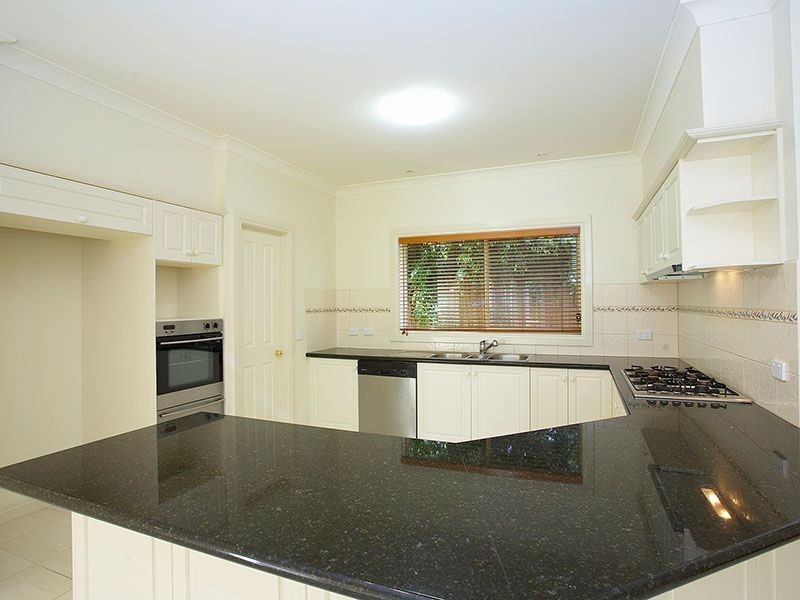 34 Arlington Drive, Glen Waverley VIC 3150