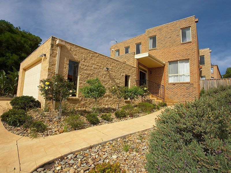 34 Arlington Drive, Glen Waverley VIC 3150