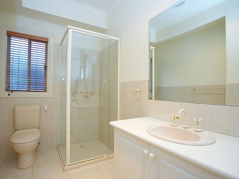 34 Arlington Drive, Glen Waverley VIC 3150