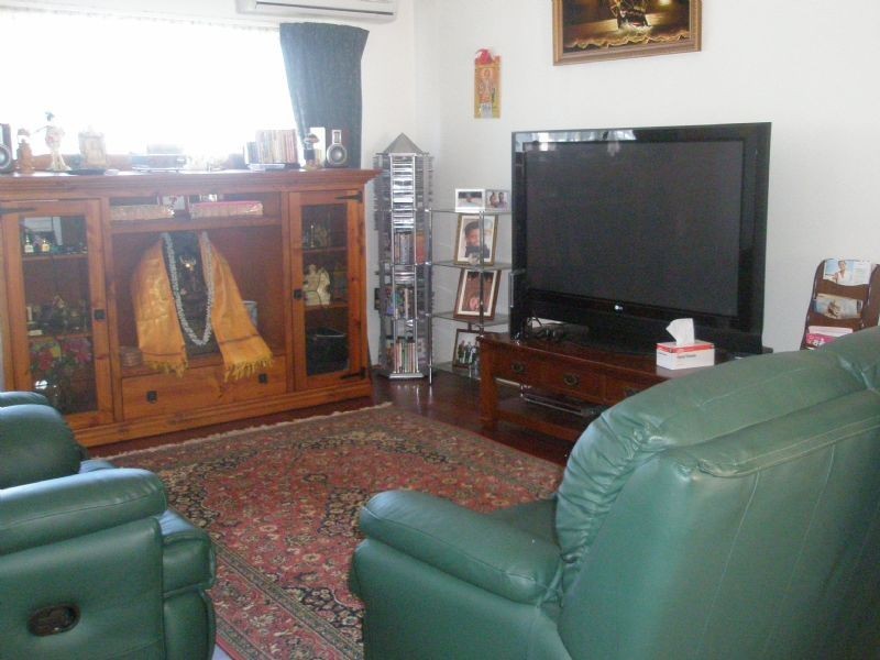 2/18 Tulloch Grove, Glen Waverley VIC 3150