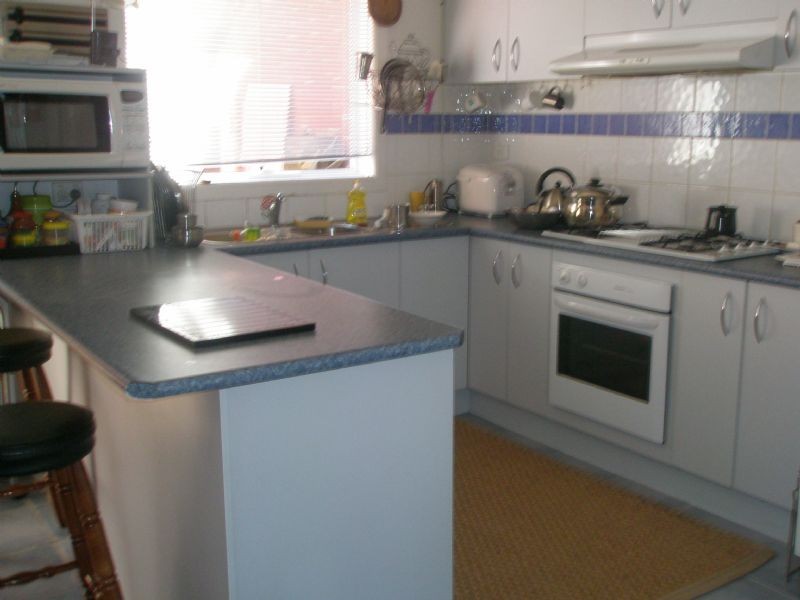 2/18 Tulloch Grove, Glen Waverley VIC 3150