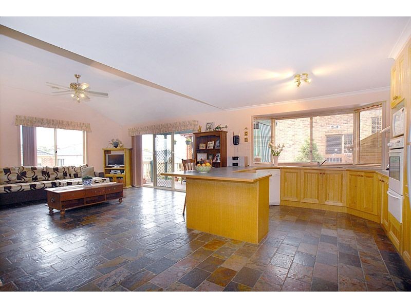 12 James West Street, Glen Waverley VIC 3150