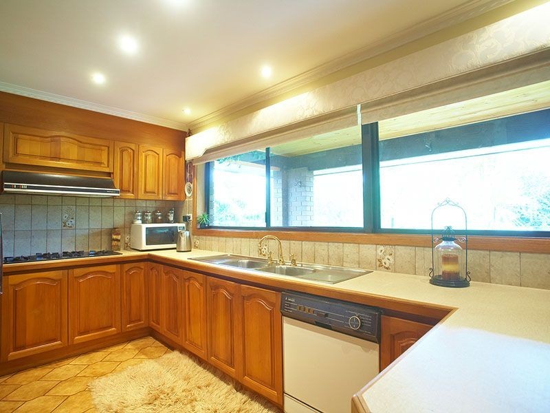 17 Coonawarra Drive, Vermont South VIC 3133