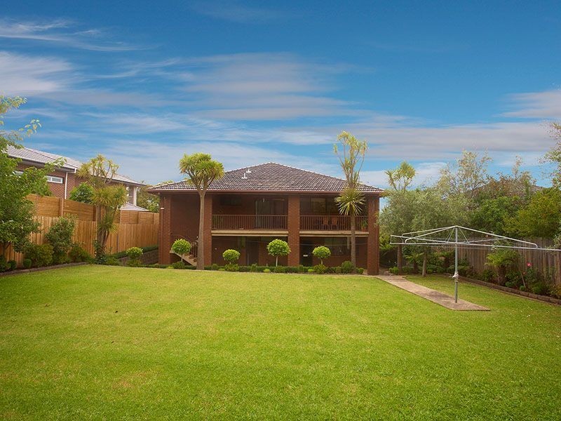 17 Coonawarra Drive, Vermont South VIC 3133