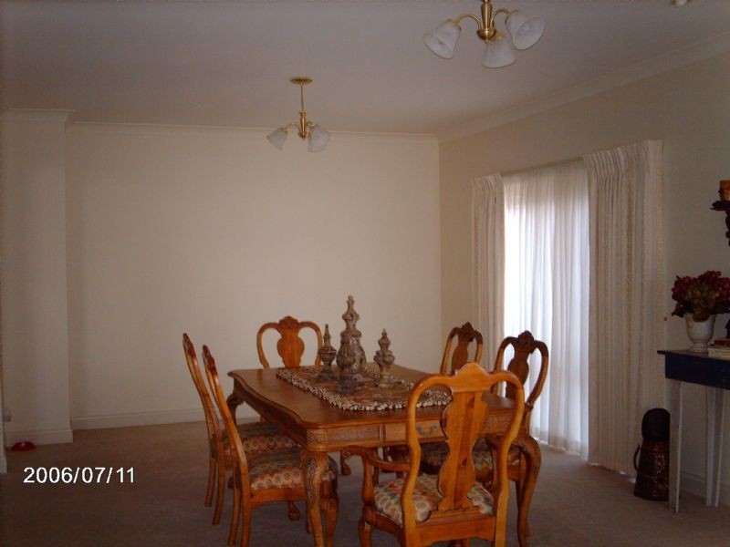 34 Arlington Drive, Glen Waverley VIC 3150