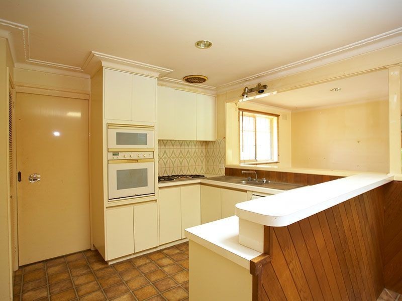 22 Amblecote Crescent, Mulgrave VIC 3170