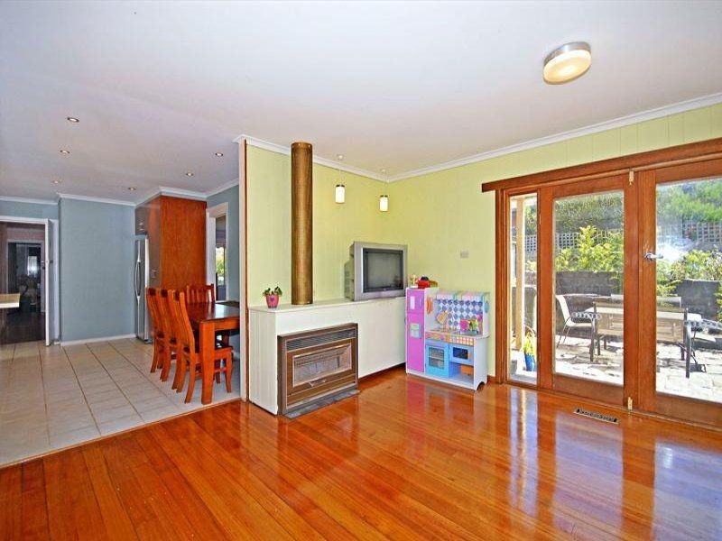 18 Midway Street, Mount Waverley VIC 3149