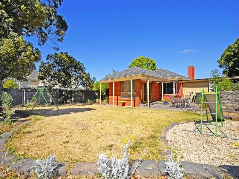 18 Midway Street, Mount Waverley VIC 3149