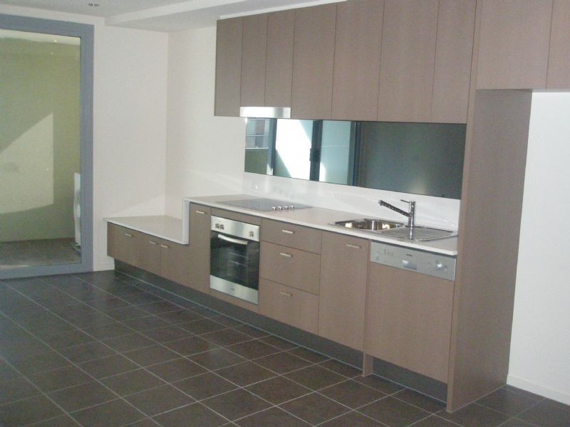 APT 2-04/182 Barkly Street, St Kilda VIC 3182