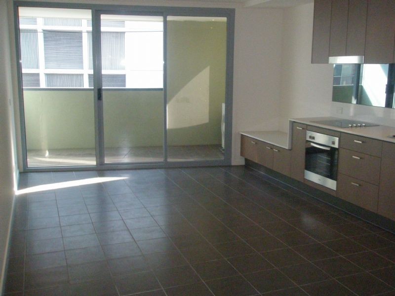 APT 2-04/182 Barkly Street, St Kilda VIC 3182