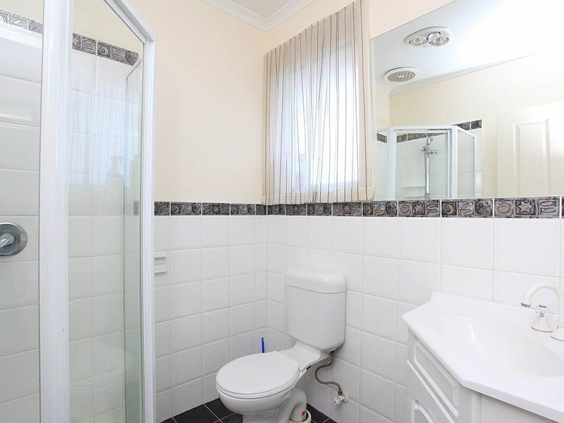 90 Ivanhoe Street, Glen Waverley VIC 3150