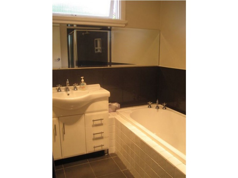 285 Gallaghers Road, Glen Waverley VIC 3150