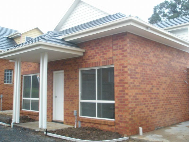 2/3 Saniky Street, Notting Hill VIC 3168