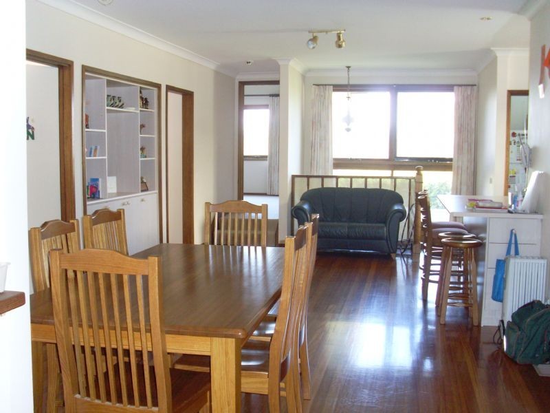 14 Guinevere Parade, Glen Waverley VIC 3150