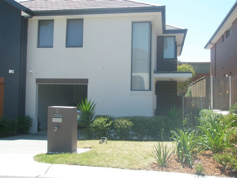 13 Ardenne Close, Burwood VIC 3125