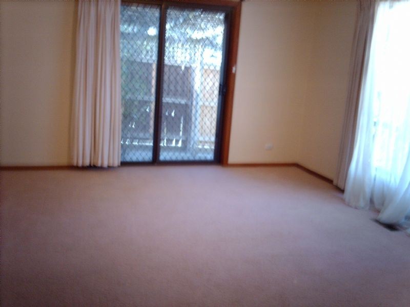 1/32 Tourmaline Crescent, Wheelers Hill VIC 3150