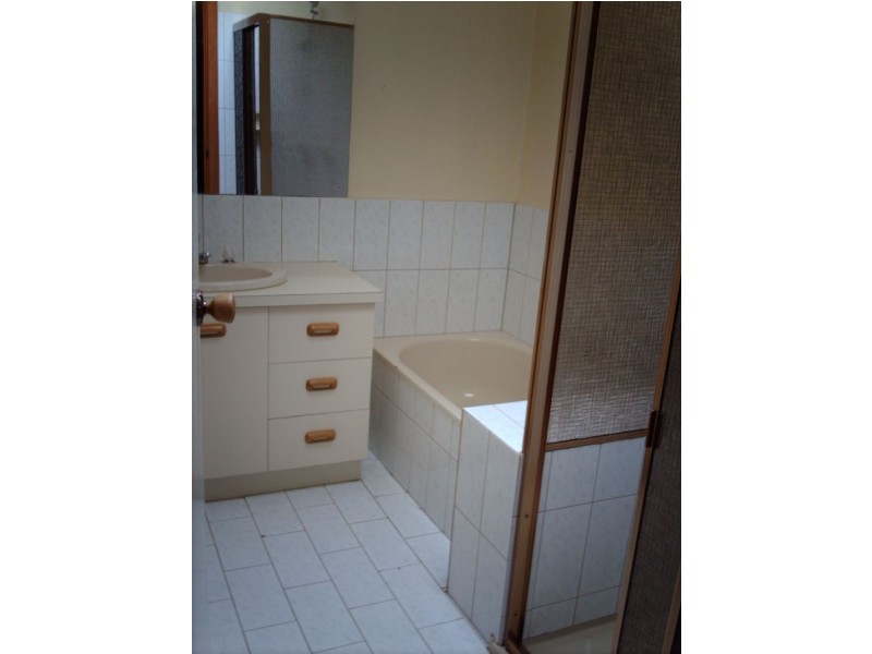 1/32 Tourmaline Crescent, Wheelers Hill VIC 3150