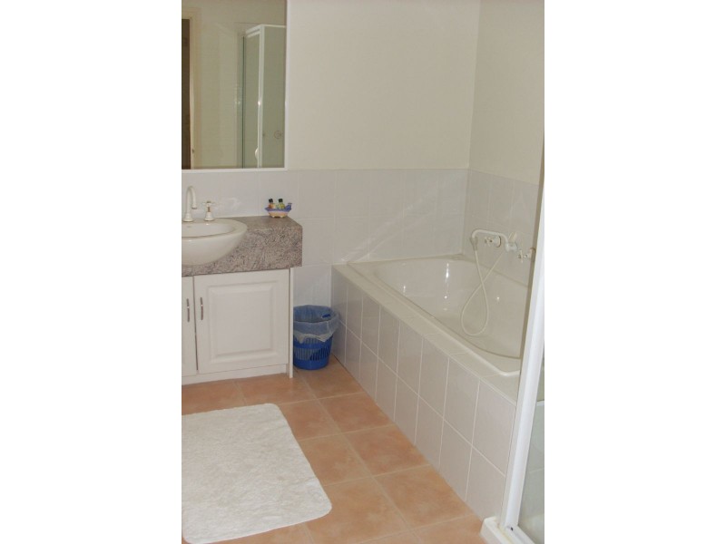 6/1 McKelvie Court, Glen Waverley VIC 3150